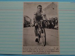 Beroepsrenners HOEPERTINGEN / Martin Van GENEUGDEN : 1959 ( Zie Foto Voor Detail ) KRANTENARTIKEL ! - Cyclisme