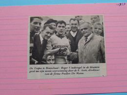 Tropee Van BRASSCHAAT : Roger VINDEVOGEL In De Bloemen, MR. AERTS : 1957 ( Zie Foto Voor Detail ) KRANTENARTIKEL ! - Cyclisme