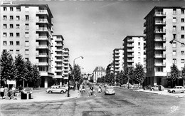 Caen * Avenue Du 6 Juin * HLM * Automobile Voiture Ancienne - Caen