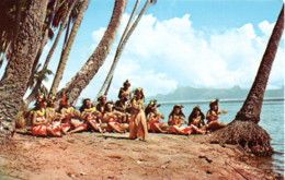 TAHITI   BELLES DANSEUSES TAHITIENNES SUR LA PLAGE DE PUNAUIA - Polynésie Française