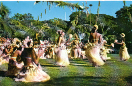 TAHITI    DANSES TAHITIENNES  PENDANT LES  FETES DU 14 JUILLET - Polynésie Française