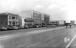 St Jean De Monts * Le Nouveau Boulevard * Le Casino Le Pastourelle * Automobile Voiture Ancienne - Saint Jean De Monts