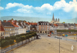 71-AUTUN- LA PLACE AU FOND LA CATHEDRALE - Autun