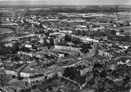 85-MORTAGNE-SUR-SEVRE- VUE GENERALE AU CENTRE L'EGLISE VUE DU CIEL - Mortagne Sur Sevre