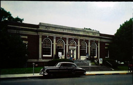 ► OLDSMOBILE Sedan POST OFFICE Rhode Island   U.S.A.    -    (Litho.U.S.A. ) Roadside - Rutas Americanas