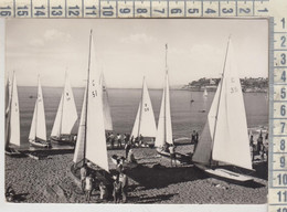 VELA SAIL BOAT BATEAU À VOILE  PREPARAZIONE GARA VELICA  1955 - Voile