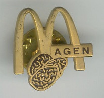 {49301} Pin's " McDonald's , Agen " ; Pruneau - McDonald's