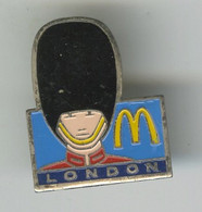 {49305} Pin's " McDonald's , London " - McDonald's