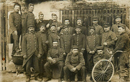 Tours * Carte Photo * Militaria Soldats Militaires Régiment * Photographe A. Charrouin - Tours