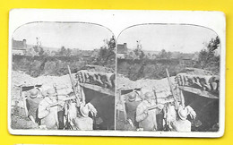 Militaria WW1 An Anti-Aircraft Gun Being Worked In A Trench - Stereo-Photographie