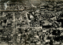 Soissons * Vue Aérienne * Au Centre La Cathédrale - Soissons