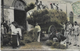 AGRICULTURE - MILITARIA - " LES PLAISIRS DE LA CASERNE " - CORVEE DE FOURRAGE - Carte Glacée Couleur, Bon état - E.L.D. - Cultures