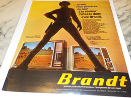 ANCIENNE PUBLICITE PASSER DU NOIR A LA COULEUR  BRANDT 1974 - Fernsehgeräte