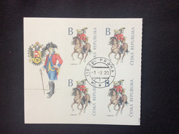 2020 : Po 1060 Bloc De 4 Oblitéré Les Uniformes Postaux : L'uniforme Rouge Du Courrier à Cheval - Used Stamps