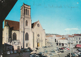 AGEN  - La Cathédrale Saint Caprais   .  CPM - Agen