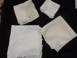 Lot De  4 Mouchoirs Ou  Pochette Belle Broderie - Taschentücher