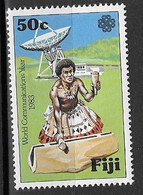 Fidji N°492** Ancienne Et Nouvelle Communication - Fidji (1970-...)