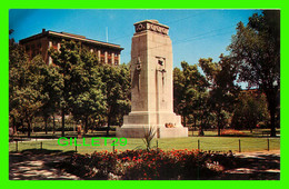 REGINA, SASKATCHEWAN - QUEEN VICTORIA PARK AND CENOTAPH -  PUB. BY WESTERN SMALLWARE AND STATIONERY CO LTD - - Regina