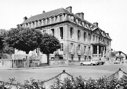 VIARMES - L'Hôtel De Ville - Automobile - Tirage D'éditeur N&B Non Dentelé - Viarmes