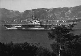 PORTE AVIONS FOCH - Boats