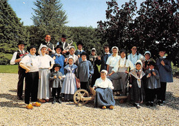 Saleignes          17      Groupe Folklorique.: Les Aiguailloux  10x15        (voir Scan) - Otros & Sin Clasificación