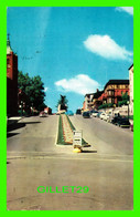 SHERBROOKE, QUÉBEC - KING STREET WITH WAR MEMORIAL -  TRAVEL IN 1959 - PUB. BY P.E. GENEST ENR - MICHEL PHOTO - - Sherbrooke
