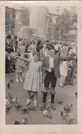 Photographie - Carte-Photo - Enfants Nourrissant Les Pigeons Trafalgar Square - 1949 Adressée à Mazingarbe 62 - Fotografie