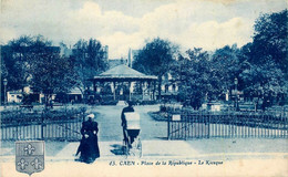 Caen * Place De La République * Le Kiosque - Caen