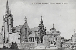 DEPT. 29. FINISTERE. GUIMILIAU.ENSEMBLE DE L'EGLISE, LE PORTAIL. ANIMATION - Guimiliau