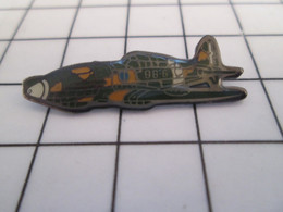 712d Pin's Pins / Beau Et Rare / THEME : AVIATION / AVION FASCISTE ITALIEN 1943 MC 205 VELTRO C'est Trop - Avions