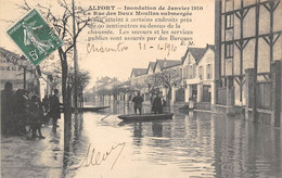 94-ALFORTVILLE-INONDATION DE JANVIER 1910, LA RUE DES DEUX MOULINS SUBMERGEE - Alfortville