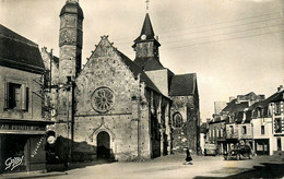 Malestroit * La Place Et L'église St Gilles * Horlogerie Bijouterie AU PRINTEMPS * Automobile Ancienne - Malestroit