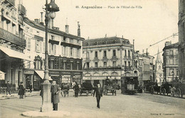 Angoulême * La Place De L'hôtel De Ville * Tramway Tram * Café De La Paix - Angouleme