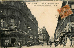 Paris * 9ème * La Rue De La Chaussée D'antin Et Le Théâtre Du Vaudeville * Automobile Voiture Ancienne - Distretto: 09