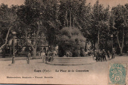 83 / CUERS / LA PLACE DE LA CONVENTION / JOLIE CARTE ANIMEE - Cuers