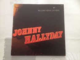 COFFRET JOHNNY HALLYDAY 3 VINYLES LES PREMIERES ANNEES P1960 P1961 ( ORIGINAL REC. BY VOGUE P.I.P MARQUE SUR COUVERCLE ) - Altri - Francese