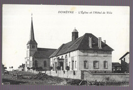 54 Domèvre, L'église Et L'hotel De Ville (6866) - Domevre En Haye