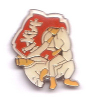 C130 Pin's Arts Martiaux Judo Karaté Taekwondo ?? Ou Autre ? Achat Immédiat - Judo