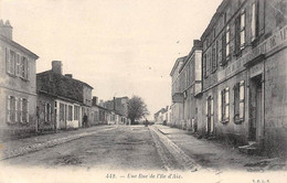 Ile D'Aix        17          Une Rue     N°442            (voir Scan) - Andere & Zonder Classificatie