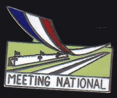 68542- Pin's.Avion.Aviation.meeting National.signé AAA Paris. - Avions