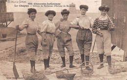 Bourcefranc-Le Chapus     17     Un Groupe De Pêcheuses D'huitres De Marennes          (voir Scan) - Sonstige & Ohne Zuordnung