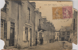 D53 - BAIS - PLACE MAUBERT - Plusieurs Personnes - Enfants - Cyclistes - Veillard Tailleur - Carte Sépia - Bais