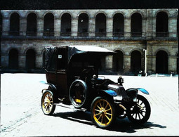 ► Automobile Vintage - Taxi De La Marne -   Reconstitution Années 60s Musée De L'Armée à Paris - Taxis & Fiacres