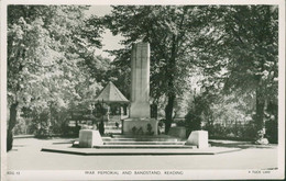 Alte Echtfotokarte Im Kleinformat - England, READING, War Memorial And Bandstand - Reading