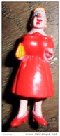 FIGURINE PUBLICITAIRE ESSO France Peinte -Tintin - BIANCA CASTAFIORE - Tintin