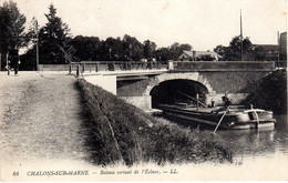 Canaux - Péniches : 51 : Chalons-sur-Marne : Bateau Sortant De L'Ecluse - Embarcaciones