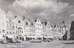 Cpsm 9x14 . AUTRICHE . SCHÄRDING A. INN  (Place Animée Avec Autos Années 50 Et Nombreux Commerces Nommés ) - Andere & Zonder Classificatie