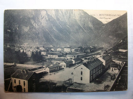 Delcampe - Carte Postale Moutiers-Salins (73) Les Casernes (Petit Format Noir Et Blanc Non Circulée) - Moutiers