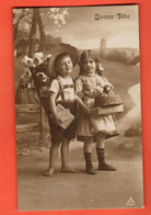 ZFC-33  Bonne Fête Enfants Avec Fleurs Et Cadeaux. Sac De Golf Avec Roses.Circulé 1918 - Anniversaire