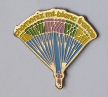 E39 Pin's Parachute Parapente Mont Blanc Chamonix France Alpes Achat Immédiat - Parachutting